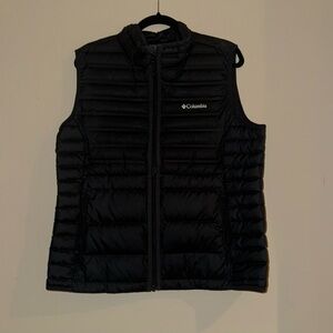 XL Womans Black Columbia Vest